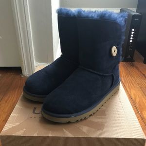 Navy Bailey Button Uggs